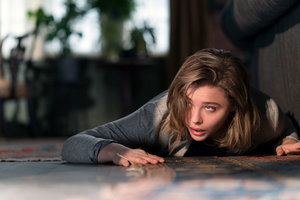 GRETA Is A Thriller Full Of Missed Opportunities And Really Bad Decisions - One Minute Movie Review