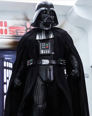 Hot Toys STAR WARS Darth Vader Action Figure