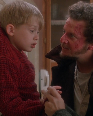 How Chevy Chase's Dickish Behavior Turned HOME ALONE Into a Christmas Classic