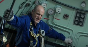 Intense Trailer for Woody Harrelson's Deep-Sea Diving Rescue Thriller LAST BREATH