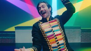 Jake Gyllenhaal Goes Completely Bonkers as Mr. Music in This Funny Video From JOHN MULANEY & THE SACK LUNCH BUNCH