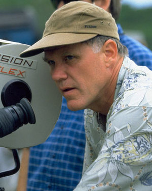 Joe Johnston to Direct the Sci-fi Film EXTINCTION