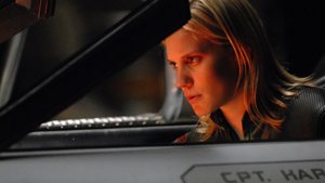 Katee Sackhoff on How Uncomfortable The Viper Ship Was in BATTLESTAR GALACTICA Compared To The Guantlet in THE MANDLAORIAN