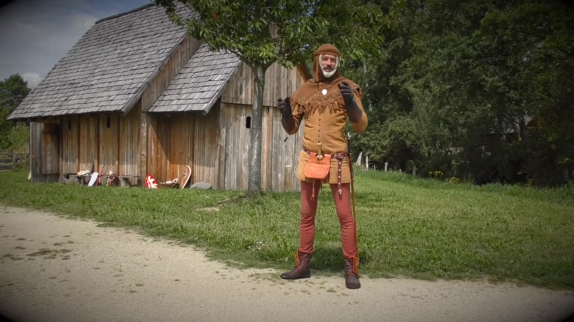 Ходить столетие. Средневековье походка. How people Lived in Medieval times. Man in Medieval Boots Running toward Camera. Middle age Toupee.