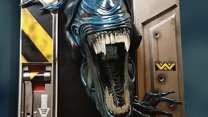 Life-Size Wall Sculpture of The Alien Queen From Ripley's Iconic Battle in ALIENS