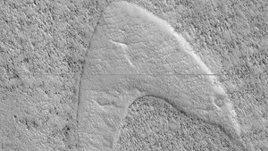 NASA Finds Starfleet Insignia on Mars Landscape and Mark Hamill and William Shatner Trade Tweets