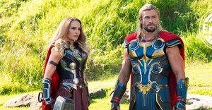 Natalie Portman and Chris Hemsworth Tease THOR: LOVE AND THUNDER's Flashback Breakup Sequences