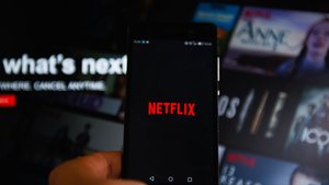 Netflix is Testing a New Feature That Plays Random Episodes of Shows