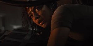 New ALIEN: ROMULUS Clip Focuses on Isabela Merced Trying To Escape Death