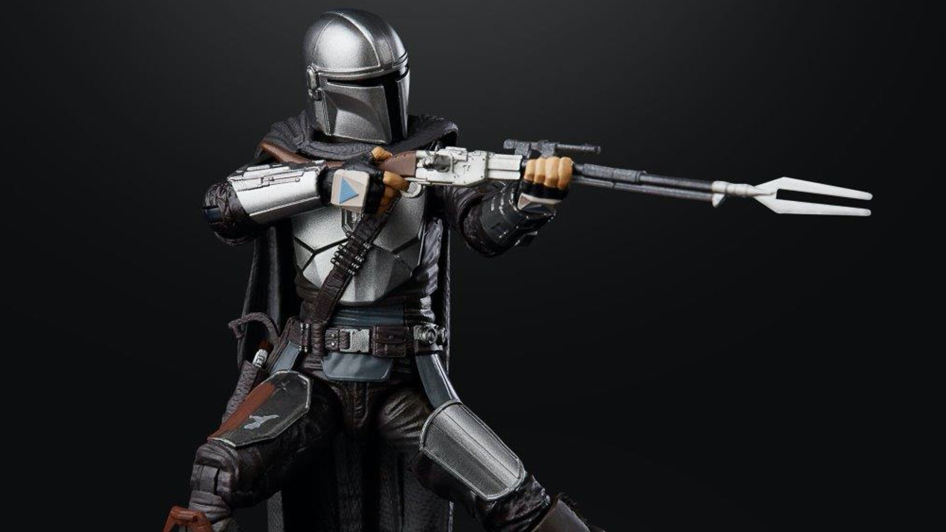 Black wars. Фигурка Mandalorian Hasbro. Мандалорец фигурка Hasbro. Стар ВАРС Блэк Сериес. Mandalorian Beskar.