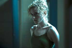 OZARK Star Julia Garner Set to Star in Paramount Thriller APARTMENT 7A