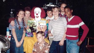 PENNYWISE: THE STORY OF IT - Rare Behind-The-Scenes Photos From Stephen King's 1990 IT Mini-Series