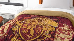 Rep Your House of Choice With HARRY POTTER Themed Comforters