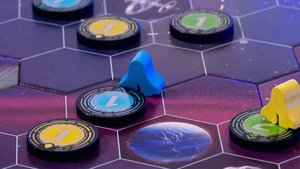 Review: WORMHOLES Almost Has Enough Power to Suck Players In 