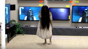 Samara Actually Comes Out of a TV and Scares the Hell Out of These Customers in a RINGS Prank Video