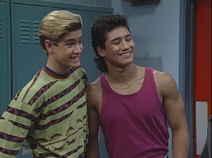 SAVED BY THE BELL's Zack and Slater Recreate Classic Photo 30 Years Later
