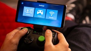 Steam Link Anywhere Lets You Play Your Steam Library on Your Phone as Long as You Have Internet