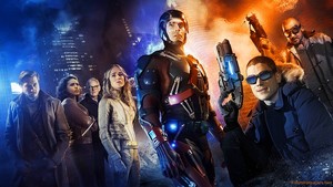 Stephen Amell Teases Huge Cameo in LEGENDS OF TOMORROW