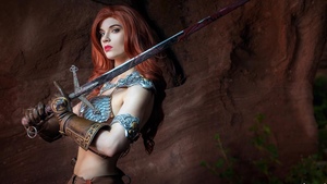 Stunning RED SONJA Cosplay Based on Sideshow Collectibles Figure