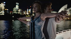 Sydney Sweeney and Glen Powell Start Up a Fake Romance in Trailer for ANYONE BUT YOU