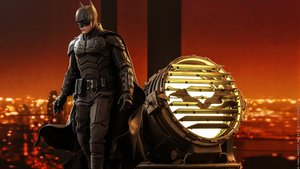 THE BATMAN: Hot Toys Reveals Its Awesome Batman and Bat-Signal Collectible Set