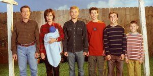 The Cast of MALCOLM IN THE MIDDLE Reuniting for Pilot Episode Table Read to Celebrate the Show's 20th Anniversary