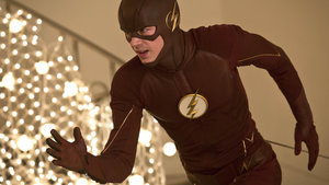 THE FLASH Star Grant Gustin Admits That Barry Is Past-Due for a New Suit