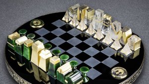 This $128K Minimalist STAR WARS Chess Set Looks Pretty Dumb To Be Honest