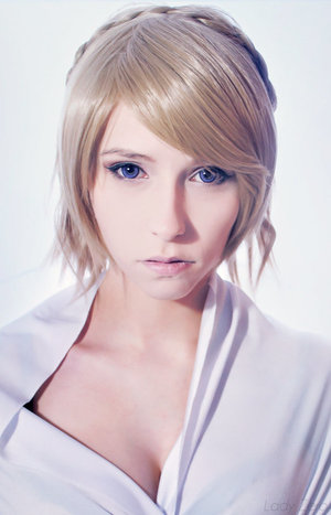 This Lunafreya Cosplay By Lady Zero Is So Accurate It's Scary