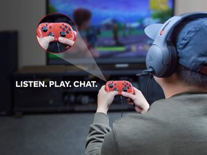 This Nintendo Switch Controller Lets You Plug Your Headset into It Instead of Your Phone