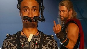 Thor Flips Off Director Taika Waititi in Funny THOR: RAGNAROK Set Photo 