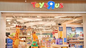 Toys R Us is Back With Two New Stores and a Few Weird New Twists