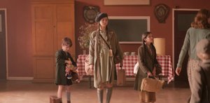 Trailer for Heartwarming Remake/Sequel of British Classic THE RAILWAY CHILDREN RETURN