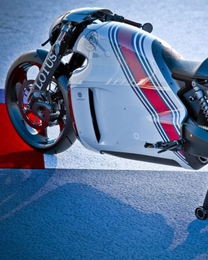 TRON: LEGACY Designer Creates an Awesome Real Superbike