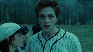 TWILIGHT Director Says the Studio Didn't Think Robert Pattinson Was Attractive Enough to Play Edward