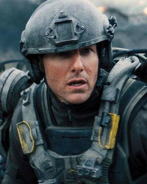 Two More Photos for Tom Cruise's EDGE OF TOMORROW