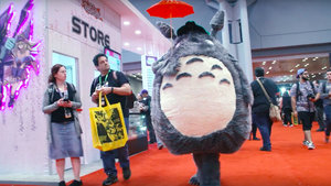 Watch: Adam Savage Wandered Around NYCC in a Full-Sized MY NEIGHBOR TOTORO Costume