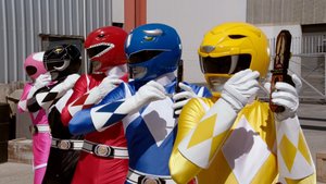 Watch: New POWER RANGERS Trailer Mashed Up With Classic Rangers