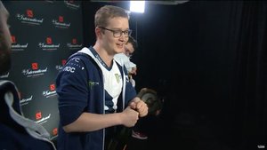 Watch Team Liquid Struggle To Open Champagne After Winning TI Finals