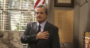 William Daniels AKA Mr. Feeny From BOY MEETS WORLD Stopped a Burglary