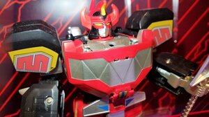 You'll Be Able to Build the POWER RANGERS Dino Megazord Once Again This Fall